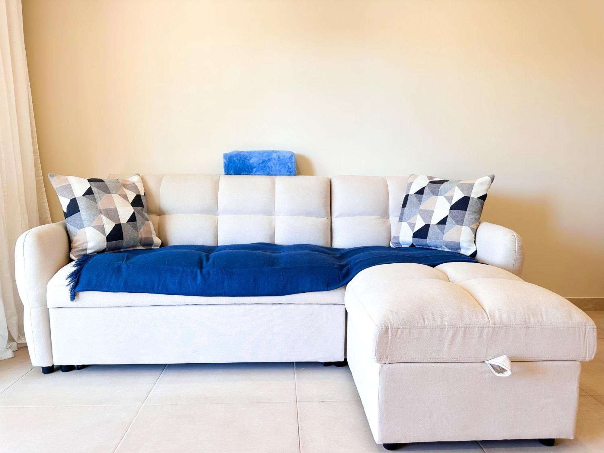 Appartement Oura Modern Poolside By Becherish *
